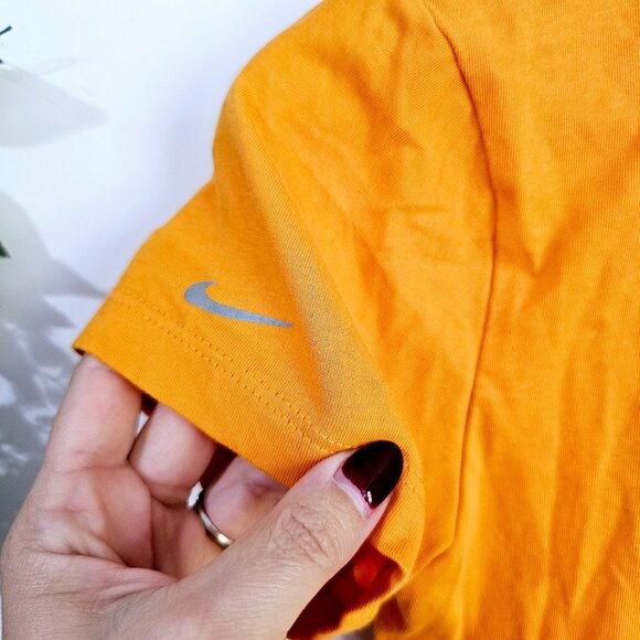 Nike Womens Dri-Fit "Run" Orange T-Shirt Size S Cotton ~SS139.4 - Picture 4 of 4